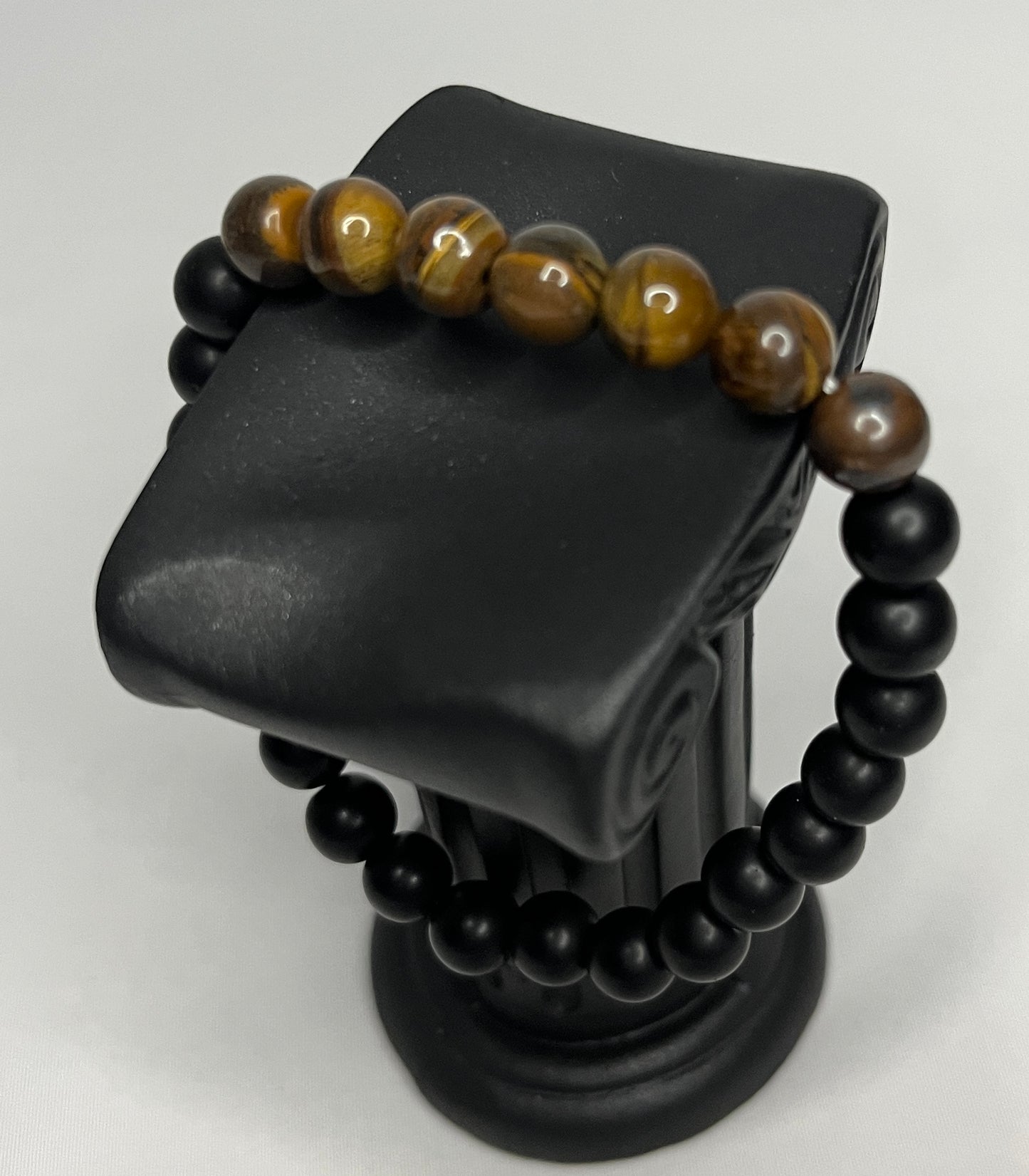 Bracelet en perle couleur Oeil de tigre et Onyx (réf 1)